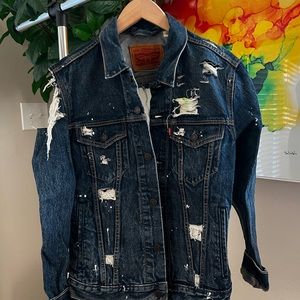Levi’s Distress Trucker Jacket